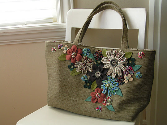 ... bag. I love how she named it â€œShe carries flowersâ€ handmade bag
