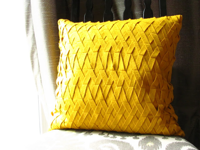 How to Sew a Throw Pillow (Tutorial) 