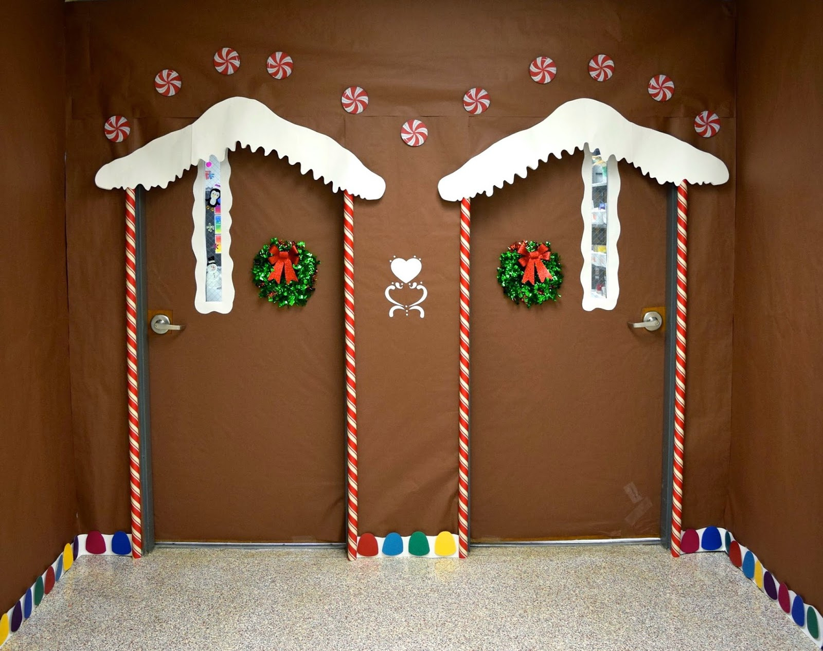 Decorating A Bedroom Door For Christmas