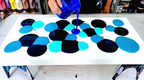 Rinske Douna - How to Blend Acrylic Paint - 3 Blending