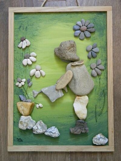 Pebble tree of life  Rock crafts diy, Seashell art diy, Stone pictures  pebble art