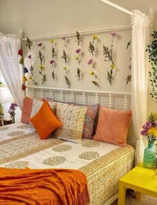 hanging-flowers-garland-diy-bedroom-wall-decor
