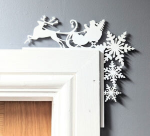 Santa-sleigh-and-reindeer-frame-decor