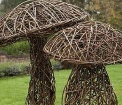 Mold large vines to mushrooms for a contemporary garden décor