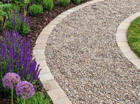 how-to-lay-a-budget-friendly-gravel-path