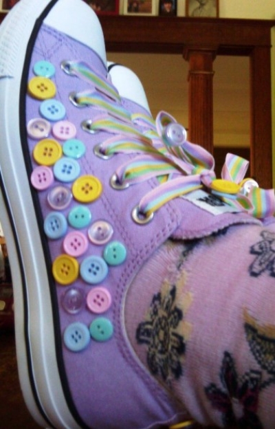 replace laces with grosgrain to personalize your chuck taylor shoes