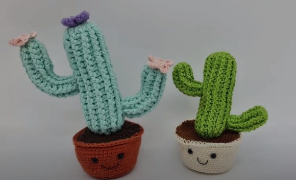 How to Crochet a Cute Cactus Amigurumi