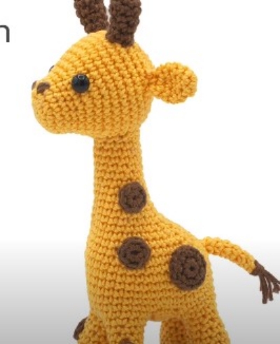 How to crochet a cute mini Giraffe