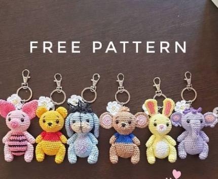 animal amigurumi keychains.