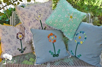 DIY-Sunflower-Button-Pillows