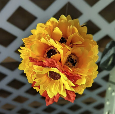 DIY-Sunflower-Hanging -Decor-with-Foam-Balls