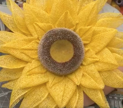 Sunflower-Wreath-for-Fall