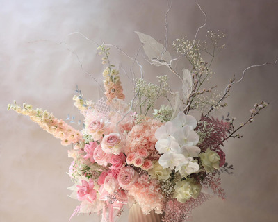 dazzle-with-pink-and-peach-flower-arrangement