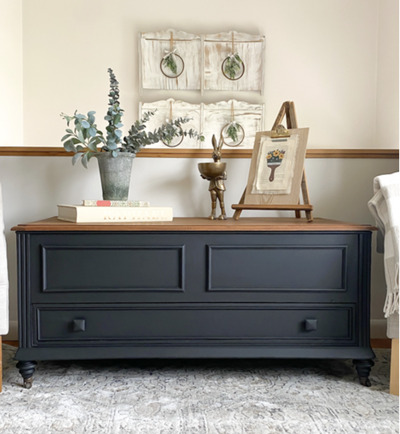 Black-Paint-to-Revamp-an-Antique-Table 