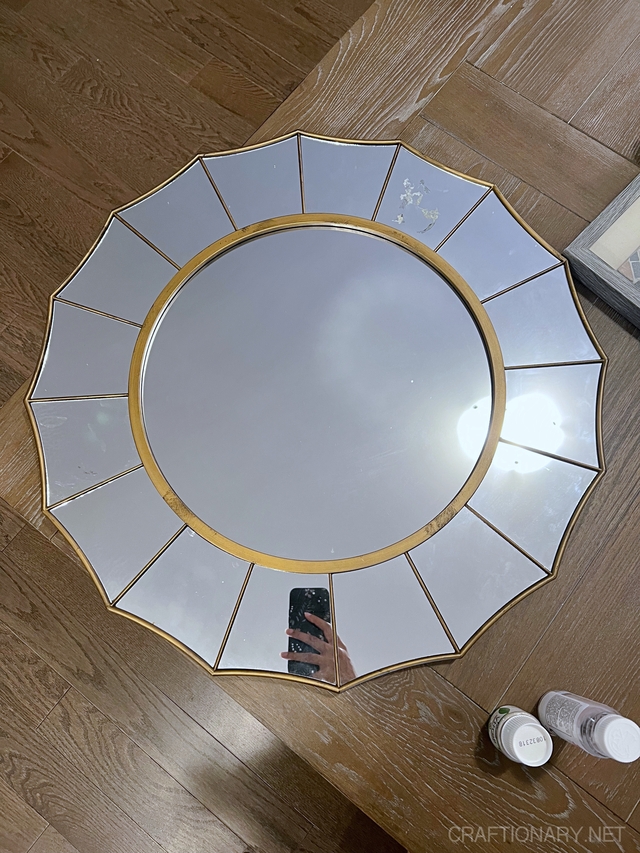 DIY-GOLD-MIRROR-PAINTING-MAKEOVER