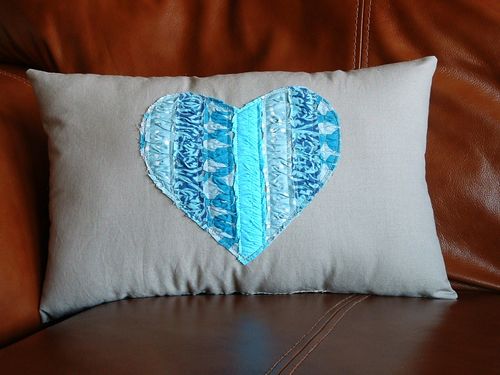 diy-everything-turquoise-best-ideas-for-home-heart-pillow