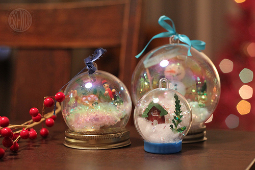 40 Homemade DIY Snow Globe Ideas To Make - Suite 101