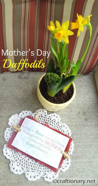 easy flower pot mothers day gift idea with free printable