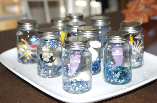 snow-globe-birthday-party-favors