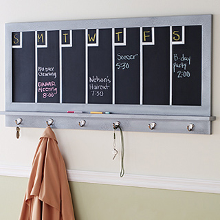 DIY-chalkboard-calendar-home