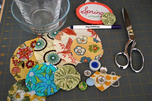 fabric circles to make yoyo flowers