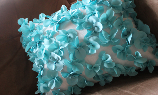 sew-fabric-blossoms-pillow