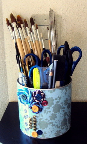 spacious-tin-cans-organizer-for-crafts