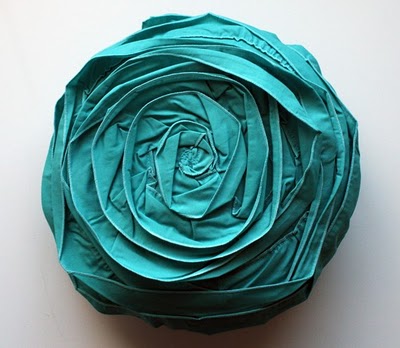 diy-flower-pillow-tutorial