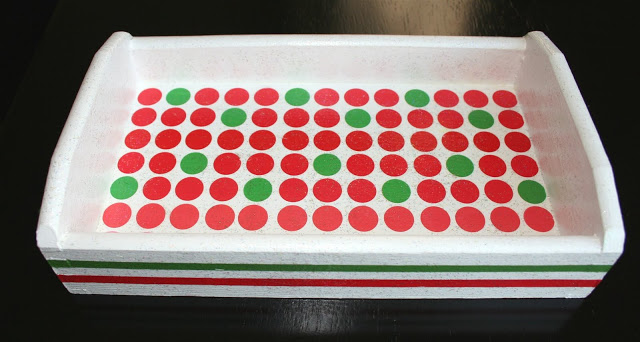 painted-tray-diy-red-and-green-dots